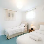 Sunny Getaway In Mykonos Lia Vakantiehuis