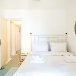 Sunny Getaway In Mykonos Lia