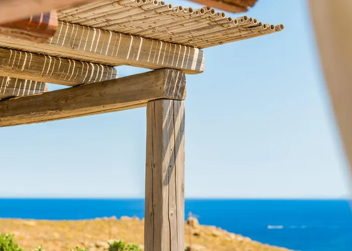 Sunny Getaway In Mykonos Lia