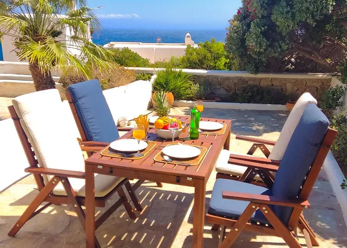 Sunny Getaway In Mykonos Lia Tatil Evi Kalafatis